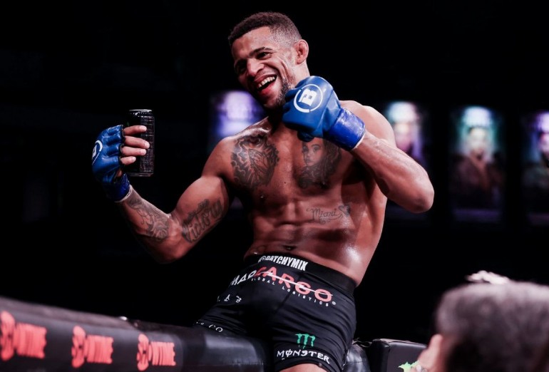 Пэтчи Микс дебютирует в UFC: новый претендент на пояс?